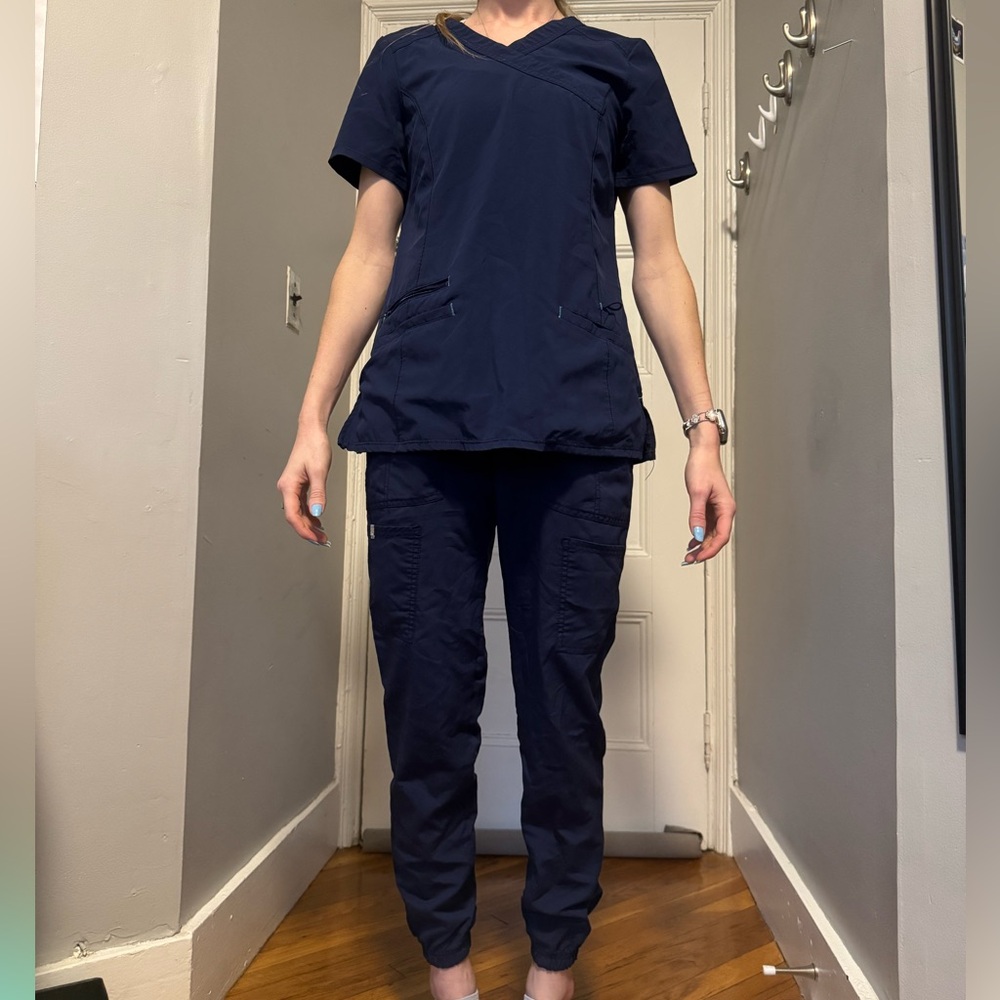 Navy/dark blue Scrubstar scrub set with jogger pants.